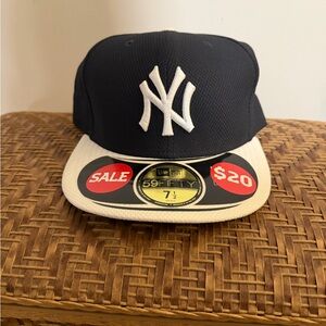 New Era Navy and White NY Yankees Fitted Cap